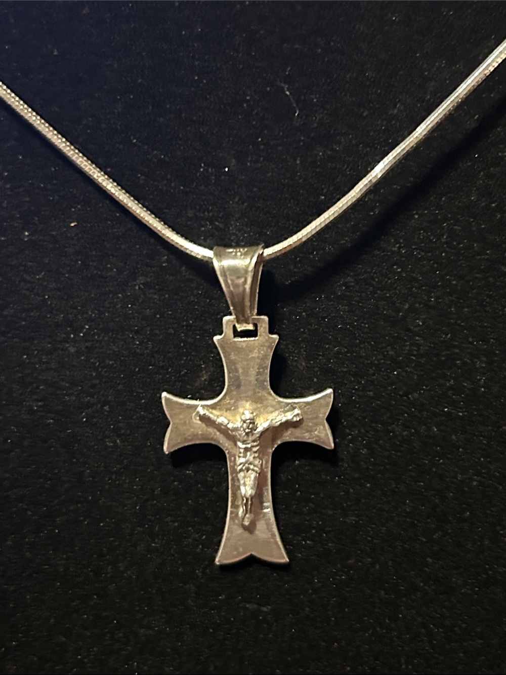 925 Sterling Silver Crucifix/Cross Necklace